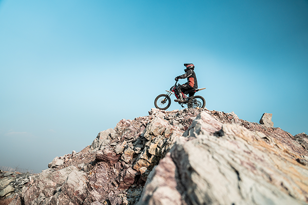First Time on an E-Moto? 5 Life-Saving Safety Tips for Riders – Anycom